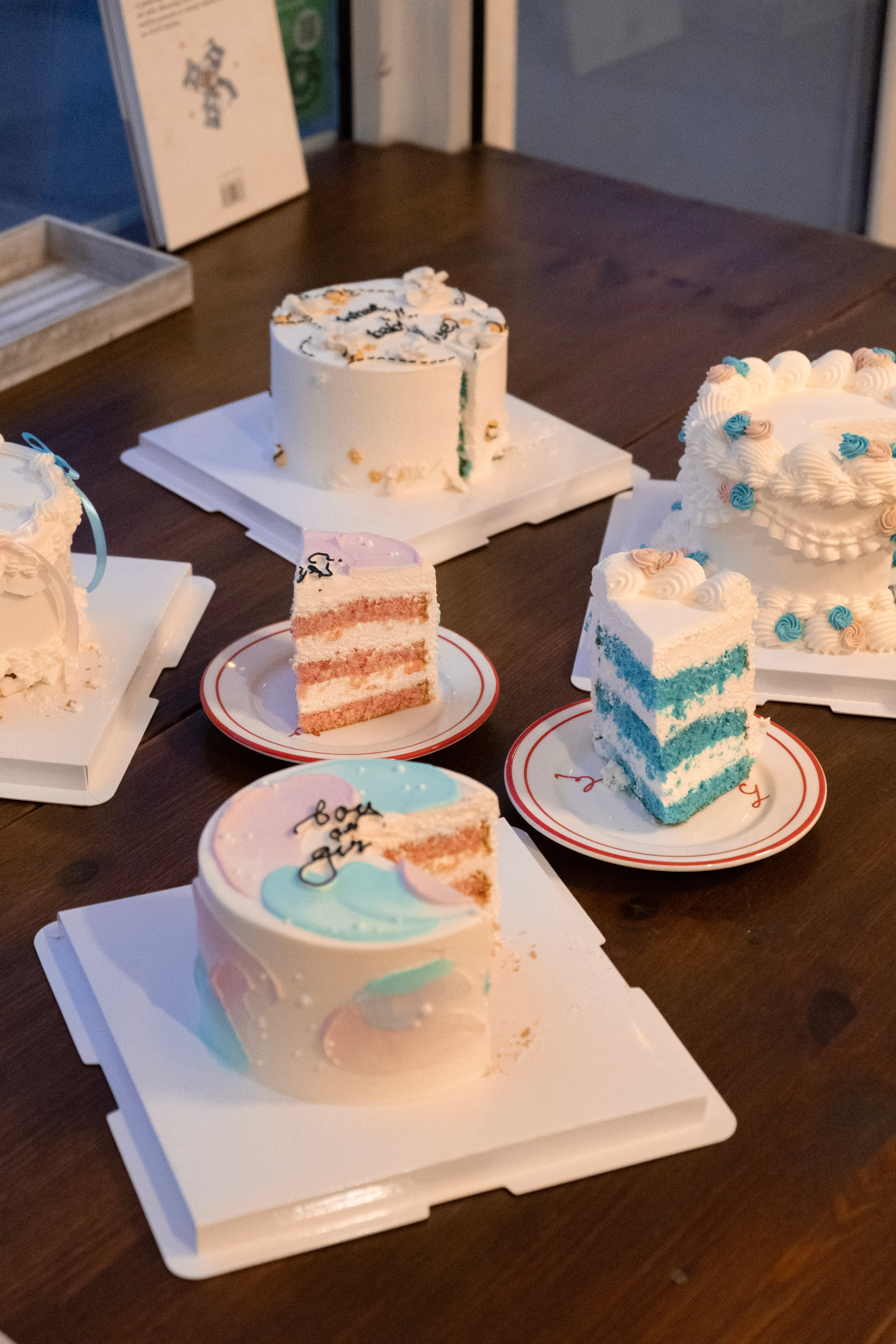 [gender reveal] baby ribbon cake